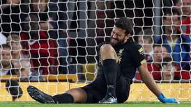 La desafortunada lesión de Alisson en la victoria del Liverpool
