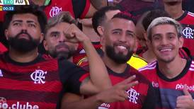 VIDEO | ¡Igualitos! Hinchas de Flamengo se lucen como dobles de Gabigol, Arturo Vidal y Pedro