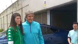 VIDEO | Manuel Pellegrini cumplió el sueño de una familia fanática de Betis 