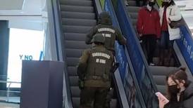 VIDEO | Mall de Puerto Montt: Jóvenes con armas y drogas fueron detenidos en el centro comercial