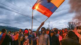 Estallido Social en Ecuador: reconocido DT chileno sufre por la suspensión del fútbol