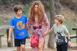 Shakira vacaciona con sus hijos, Sasha y Milan, luego de su encuentro con Gerard Piqué
