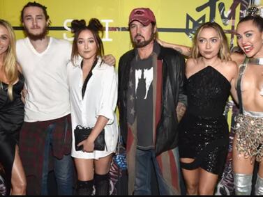 Nuevo escándalo remece a la familia de Miley Cyrus