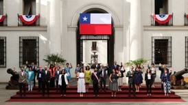 Presidente Gabriel Boric y su gabinete de Ministros se tomaron la primera foto oficial en La Moneda