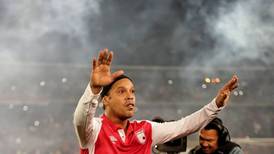 Este fue el tremendo recibimiento que le dieron a Ronaldinho en Colombia