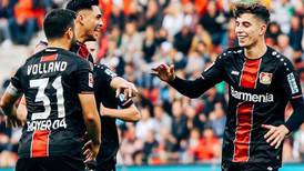 Charles Aránguiz dijo presente en goleada del Bayer Leverkusen a Ausburgo