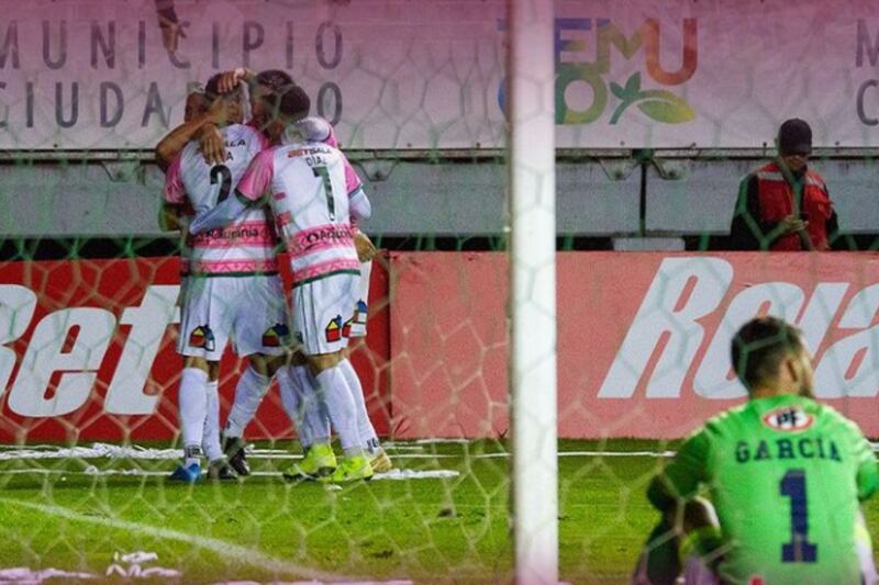 Deportes Temuco venció por 2-1 al Club Universidad de Concepción en la fecha 12 de la Primera B del fútbol chileno.