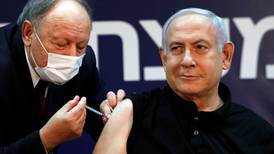 Israel cedió datos de sus pacientes y aceptó sobreprecios a cambio de inmunizar a su población