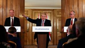 Boris Johnson anunció el confinamiento total de toda Inglaterra hasta febrero