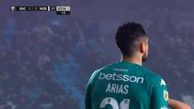 VIDEO | El insólito error de Gabriel Arias en el fútbol argentino: casi le cuesta el triunfo a Racing