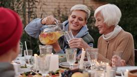 12 recomendaciones alimentarias para adultos mayores durante las Fiestas Patrias.