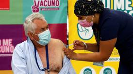 Ministro Paris se vacunó contra el COVID-19: Más de millón y medio de personas han sido inoculadas