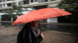 Vuelve la lluvia: Este es el pronóstico de precipitaciones para abril en Santiago