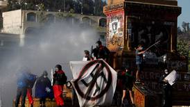 FOTOS | Manifestaciones en Plaza Baquedano tras rechazo del Cuarto Retiro AFP provocaron desvíos