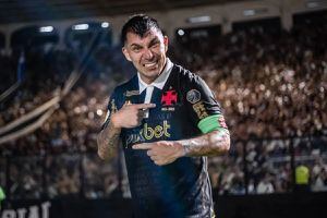 “Cómo no amarlo”: fanáticos de Vasco da Gama celebraron como un gol la amarilla de Gary Medel en La Roja