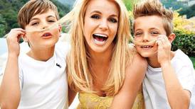 "Me apena, no es fácil": Britney Spears responde a su exesposo sobre el distanciamiento con sus hijos