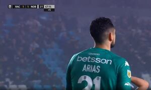 VIDEO | El insólito error de Gabriel Arias en el fútbol argentino: casi le cuesta el triunfo a Racing