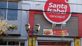 VIDEO | Delincuentes ingresaron a un Santa Isabel y agredieron con palos a trabajadores en Valparaíso