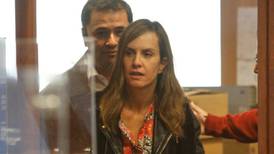 “Una pérdida de tiempo”: La frustrada llegada de Diana Bolocco y Roberto Saa a declarar por el juicio de Cathy Barriga