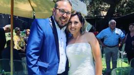 "Tenemos una canción, y no es de Barry White": Fernando Carrillo, "Don Barry", se casó con su pareja de hace 15 años
