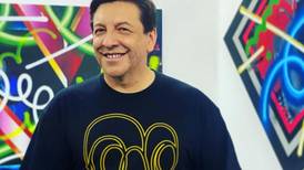 “El JC que le dicen”: Julio César Rodríguez estrenó merchandising y posó con su propia polera