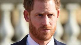 La razón por la que el príncipe Harry no podrá ejercer un cargo temporal en la monarquía británica