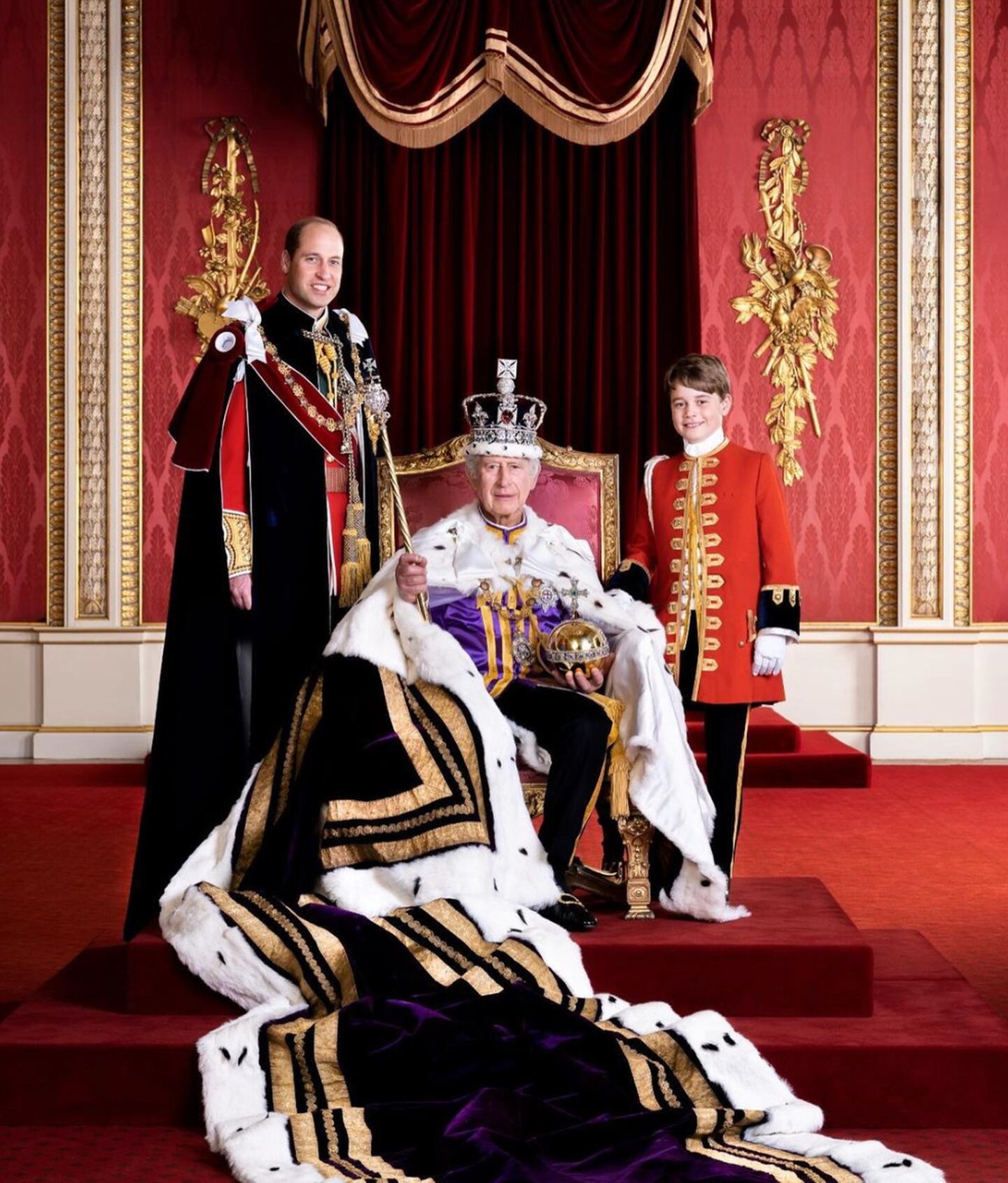 El rey Carlos III posó con los herederos al trono