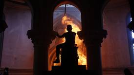 Detienen a tres sujetos tras incendio que afectó a la exiglesia de Carabineros