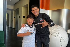 Esteban Pavez cumple con niño fanático de Colo Colo afectado por los incendios y le regala un día de ensueño