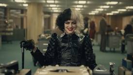 "Quiero causar problemas": Emma Stone sale a relucir toda su maldad y elegancia en nuevo tráiler de "Cruella"