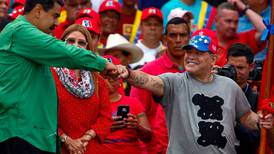 Increíble: Aseguran que Nicolás Maduro le debe millones de dólares a la familia de Maradona