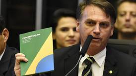 Anonymous filtra supuesta tarjeta de Bolsonaro y usuarios compran iphone
