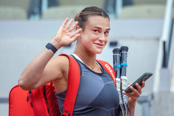 VIDEO | La primera polémica de Roland Garros: jugadora ucraniana se negó a saludar a Aryna Sabalenka