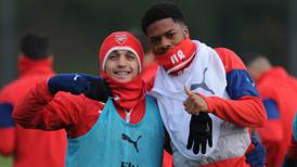El ex “niño prodigio” del Arsenal que Alexis Sánchez apadrinó y ahora brilla en Inglaterra 