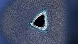 En Google Maps: internautas encuentran un "agujero negro" en una isla del Pacífico