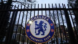 ¿Fuera de la Premier League? La razón y el plazo fatal que excluirían al Chelsea de la Primera División inglesa