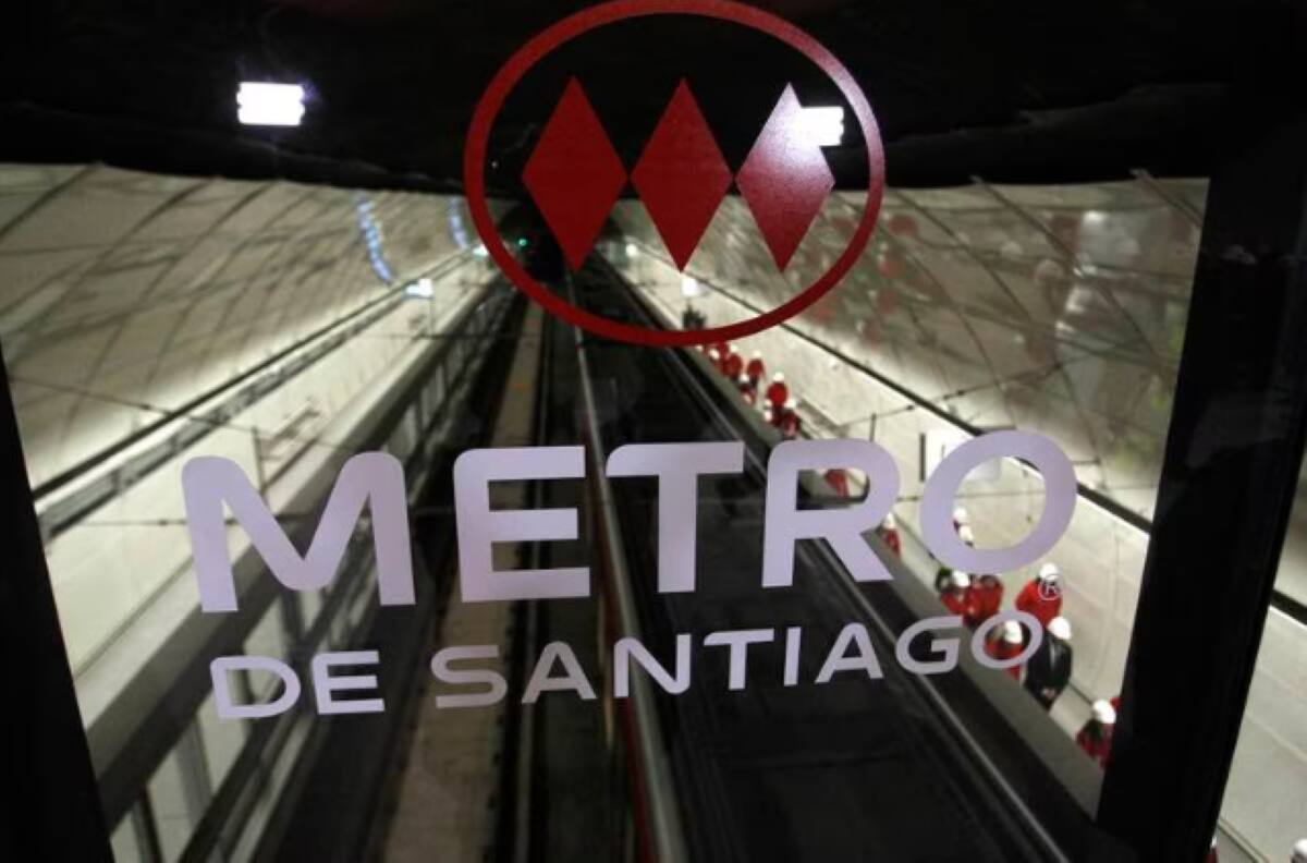 Metro de Santiago anuncia el cierre de cuatro estaciones debido a manifestaciones