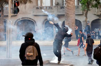 Manifestaciones por aniversario de estallido social deja tres detenidos y tres heridos en la Región Metropolitana