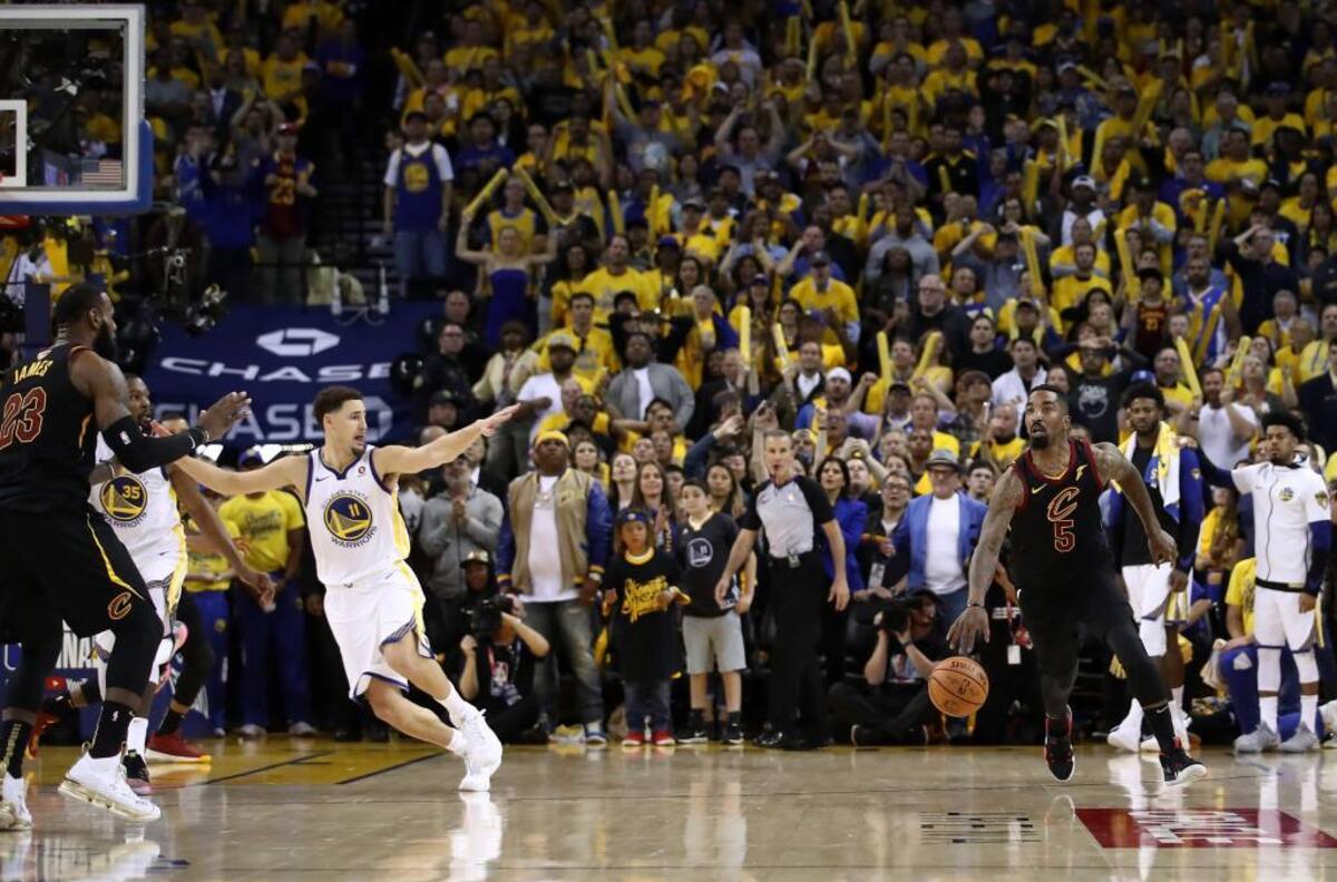 Los Golden State Warriors se quedaron con la primera final de la NBA tras vencer a Cleveland