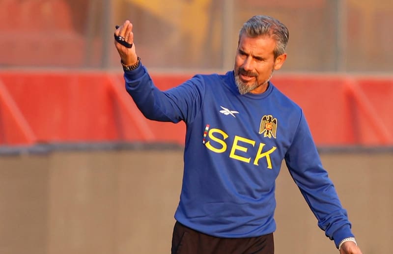 , entrenador de Unión Española. Foto: @UEoficial.