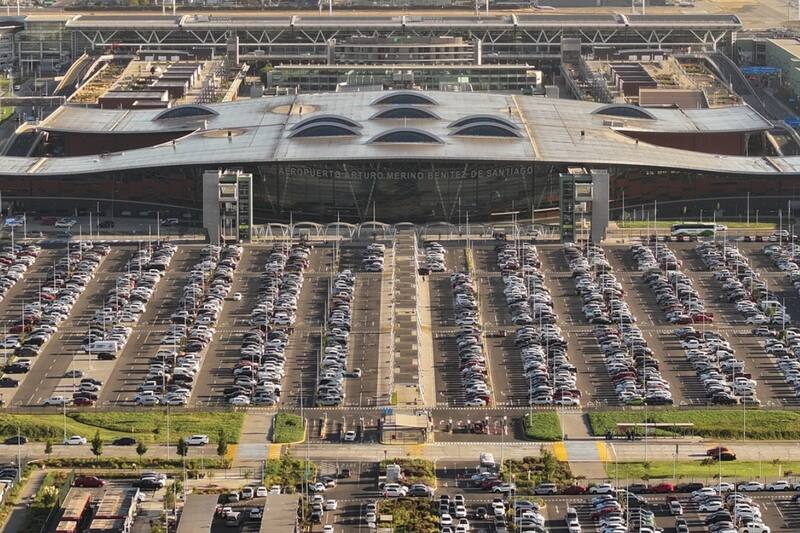 El hotel en cuestión queda a solo 5 minutos del aeropuerto.