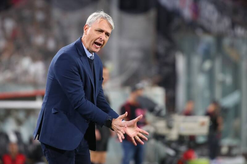 explotó contra el árbitro Gastón Phillippe.