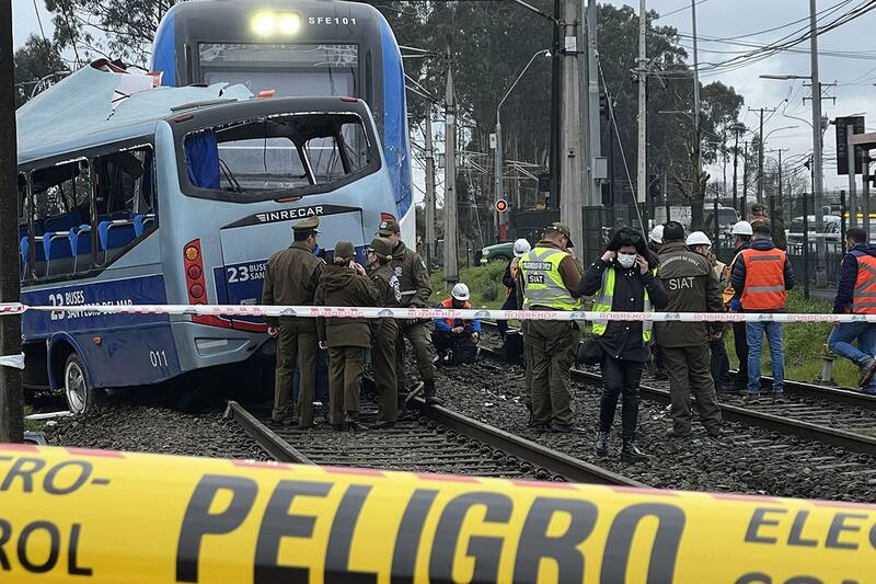 En el accidente con el Biotren murieron al menos seis personas.