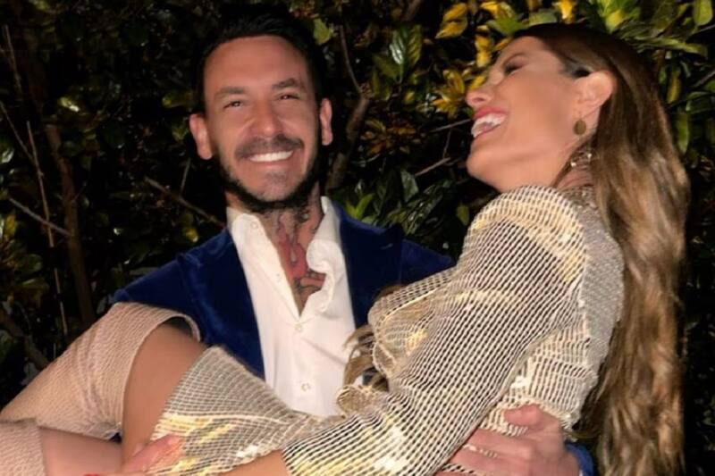 Gala Caldirola y Mauricio Pinilla celebran su amor. Créditos: Instagram.