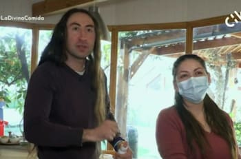 “Me van a pillar en mi intimidad”: Mario Ortega presentó a su pareja, Marli, en “La Divina Comida”