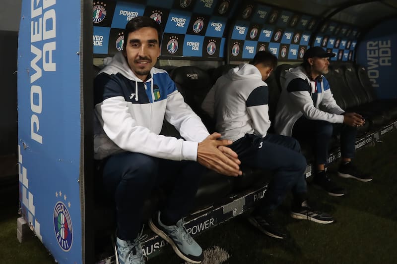 El técnico de O'Higgins confía en que el rendimiento de la segunda rueda les permitirá acceder a un cupo en una copa internacional. Foto: Aton