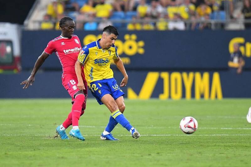 está cerca de dejar el Cádiz. Foto: Instagram Tomás Alarcón.