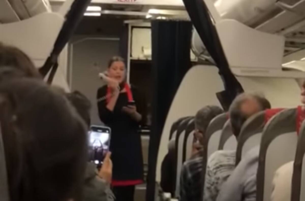 VIDEO | Azafata cantó como Mariah Carey en pleno vuelo antes de Navidad y se hizo viral en redes