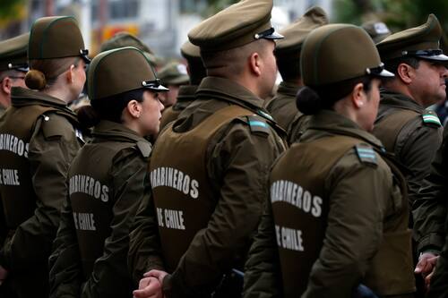 Deben tener entre 18 y 30 años: Carabineros ofrece 60 plazas laborales con sueldos desde $820.000