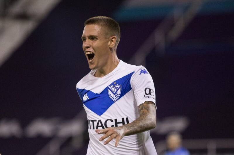 Agustín Mulet, con la camiseta de su club formador, Vélez Sársfield.
